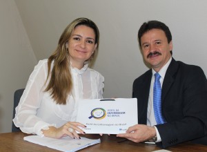 enfermeira e deputada Augusta Brito e Osvaldo Albuquerque presidente do Coren-Ce