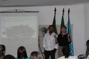 Adailson Vieira (Chefe do Defis) e Neida Luiza Pellens (UFSM)